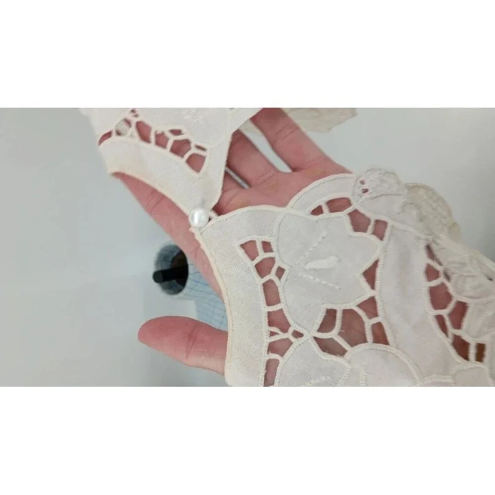 Vintage White Embroidered Lace Detachable Bib Collar Pearl Button Romantic OS